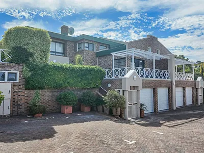 3 Bedroom Townhouse For Sale in Somerset West - tr8F.webp