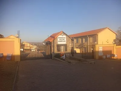 2 Bedroom Apartment For Sale in Roodepoort - mC4Q.webp