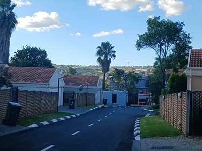 3 Bedroom Townhouse To Rent in Midrand - BoUO.webp