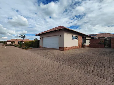 3 Bedroom Townhouse For Sale in Pretoria - WVaK.webp
