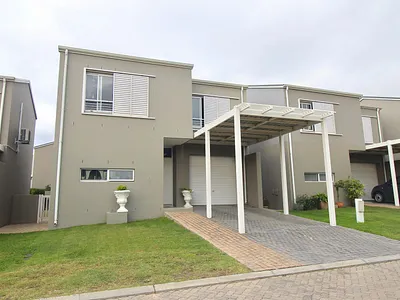 3 Bedroom Townhouse For Sale in Somerset West - DkBp.webp