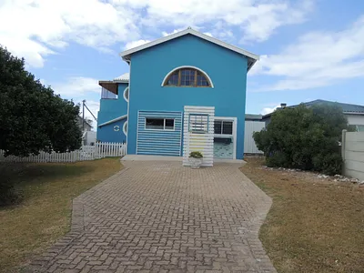 3 Bedroom House For Sale in Agulhas - b7AZ.webp