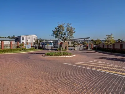 2 Bedroom Apartment To Rent in Sandton - img