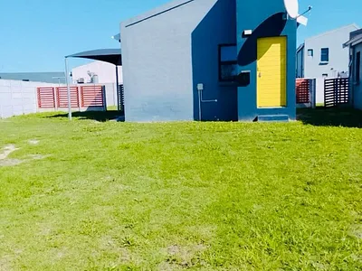 3 Bedroom Townhouse For Sale in Port Elizabeth - gK4o.webp