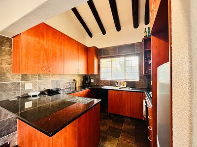 2 Bedroom Apartment For Sale in Sandton - M9u3.webp