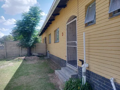 4 Bedroom House For Sale in Senekal - YenX.webp