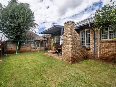3 Bedroom Townhouse For Sale in Pretoria - fw2r.webp