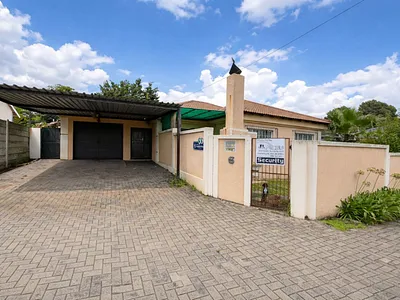 2 Bedroom Townhouse For Sale in Ermelo - kYCD.webp
