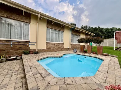 3 Bedroom House For Sale in Ermelo - PIQE.webp