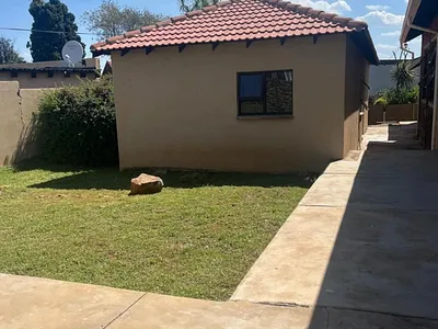 1 Bedroom House To Rent in Johannesburg - Rt4a.webp
