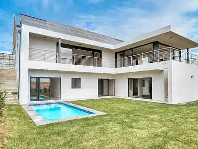 5 Bedroom House For Sale in Malmesbury - sBWy.webp