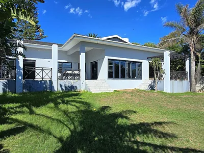 3 Bedroom House For Sale in Mossel Bay - ZJfm.webp