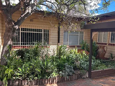 3 Bedroom House For Sale in Polokwane - 26yM.webp