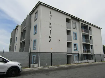 3 Bedroom Apartment For Sale in Kuils River - 1z64.webp