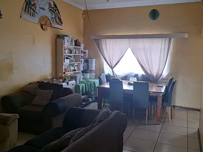 2 Bedroom Apartment For Sale in Port Elizabeth - taaB.webp