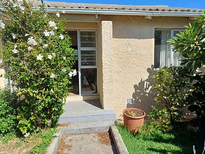 2 Bedroom House For Sale in Port Elizabeth - l7Sh.webp
