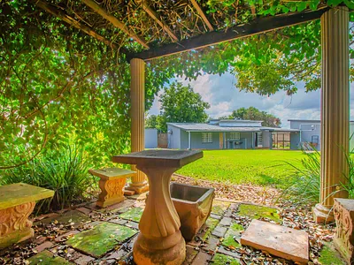 2 Bedroom House For Sale in Randburg - 1O0C.webp