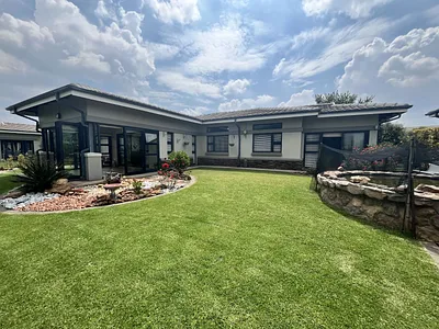 3 Bedroom House For Sale in Benoni - dHnm.webp