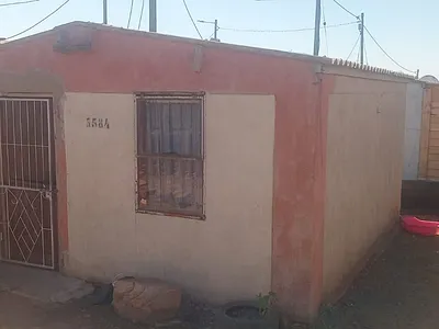 1 Bedroom House For Sale in Mossel Bay - LXnL.webp