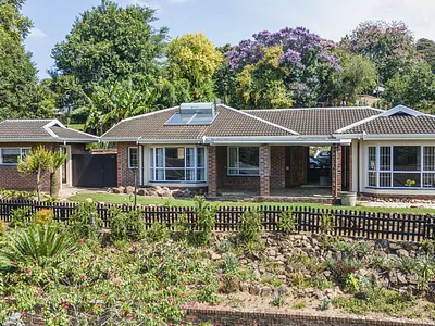 3 Bedroom Townhouse For Sale in Hillcrest - DruU.webp