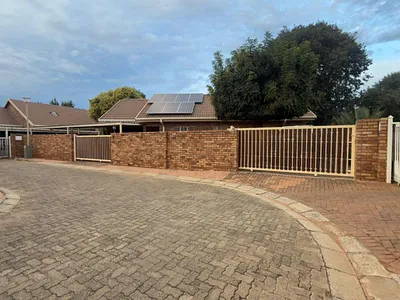 3 Bedroom House For Sale in Kimberley - 7JVW.webp