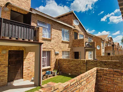 2 Bedroom House For Sale in Roodepoort - B9Zi.webp