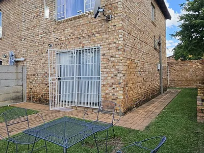 2 Bedroom Townhouse For Sale in Randburg - Cto6.webp