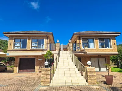 7 Bedroom House For Sale in Knysna - rUiN.webp