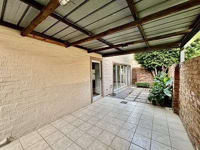 3 Bedroom Townhouse For Sale in Pretoria - 1dwA.webp