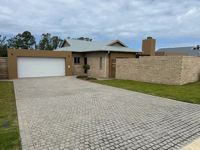 3 Bedroom House For Sale in George - Xra7.webp