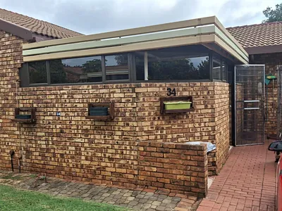 2 Bedroom Townhouse For Sale in Akasia - ucnn.webp