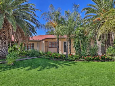 4 Bedroom House For Sale in Ashton - egVo.webp