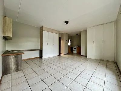 1 Bedroom Apartment For Sale in Pretoria - MK03.webp