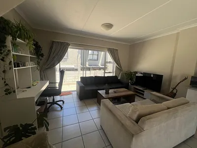 2 Bedroom Townhouse For Sale in Brackenfell - wHc2.webp