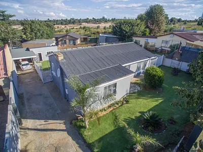 4 Bedroom House For Sale in Krugersdorp - x0Kt.webp