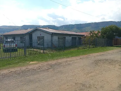 4 Bedroom House For Sale in Phuthaditjhaba Rural, Phuthaditjhaba - MFxU.webp