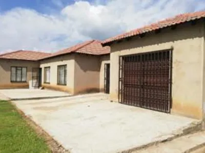 3 Bedroom House For Sale in Phuthaditjhaba - uP9I.webp