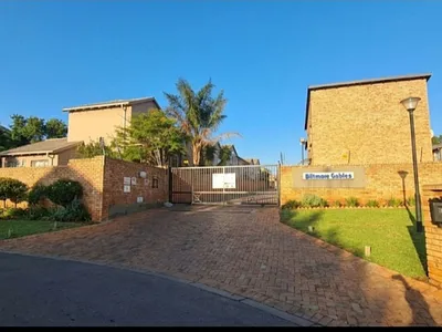 3 Bedroom Townhouse For Sale in Roodepoort - img