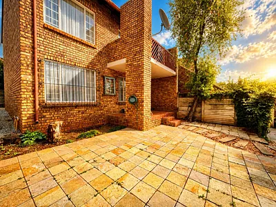 2 Bedroom Apartment For Sale in Pretoria - Ov1i.webp