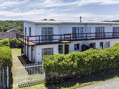 3 Bedroom House To Rent in Wilderness - img