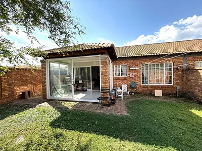 2 Bedroom Townhouse For Sale in Pretoria - img