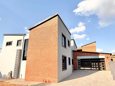 5 Bedroom House For Sale in Pretoria - img