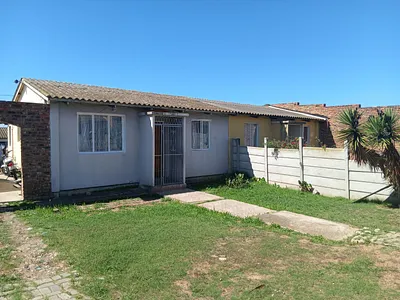 2 Bedroom House For Sale in Port Elizabeth - SyK4.webp