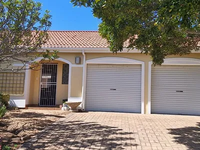 2 Bedroom House For Sale in Stilbaai West, Stilbaai - O8LE.webp