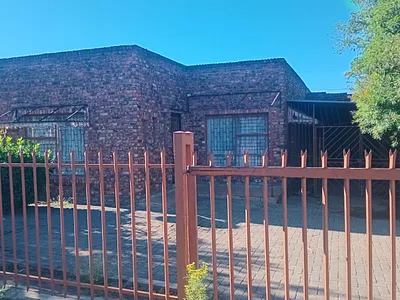 3 Bedroom House For Sale in Bloemfontein - SWMo.webp