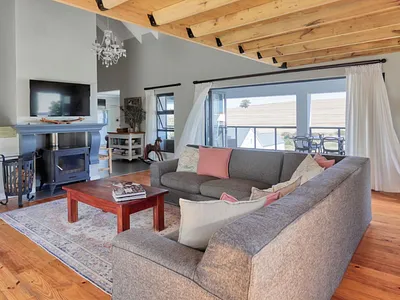 5 Bedroom House For Sale in Malmesbury - NqM4.webp