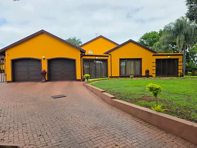 4 Bedroom House For Sale in Akasia - hi3I.webp