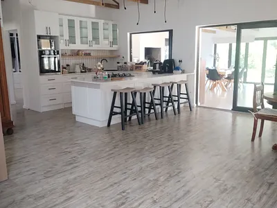 2 Bedroom House To Rent in Somerset West - hVQK.webp