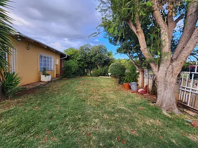 3 Bedroom House For Sale in Kimberley - b32L.webp
