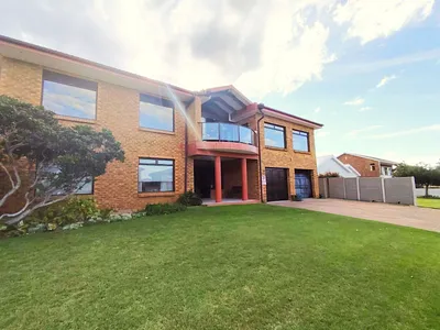 7 Bedroom House For Sale in Hartenbos - AwCF.webp